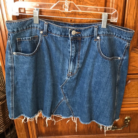 Old Navy Dresses & Skirts - Classic Denim Mini Skirt